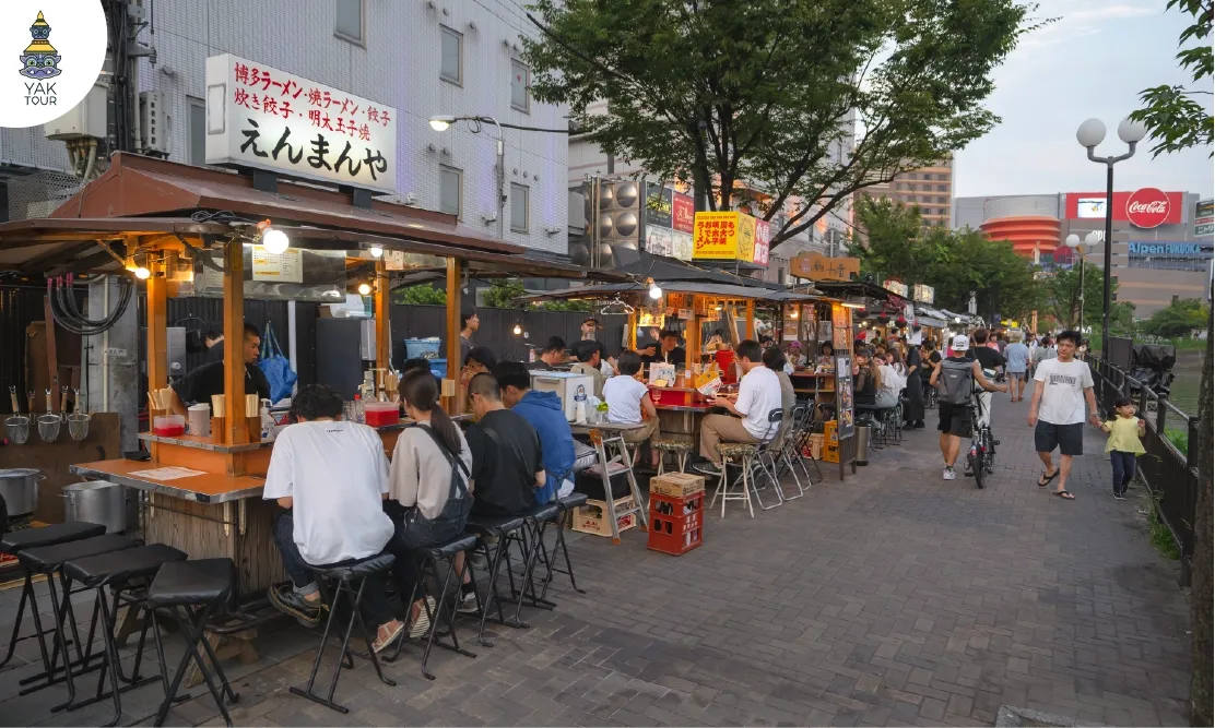 ร้านอาหารแผงลอยริมน้ำยามเย็นในย่านยะไต ฮากาตะ