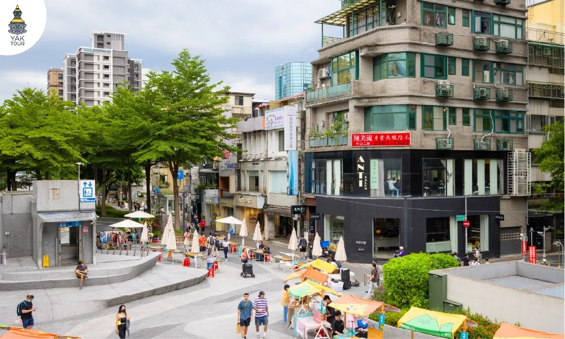 บรรยากาศย่านจงซาน (Zhongshan) แหล่งช้อปปิ้งและคาเฟ่สุดชิคในไทเป